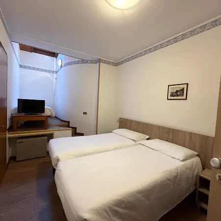 Single Hotel