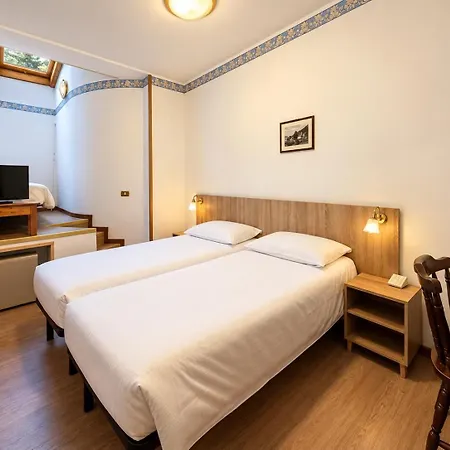 Single Hotel